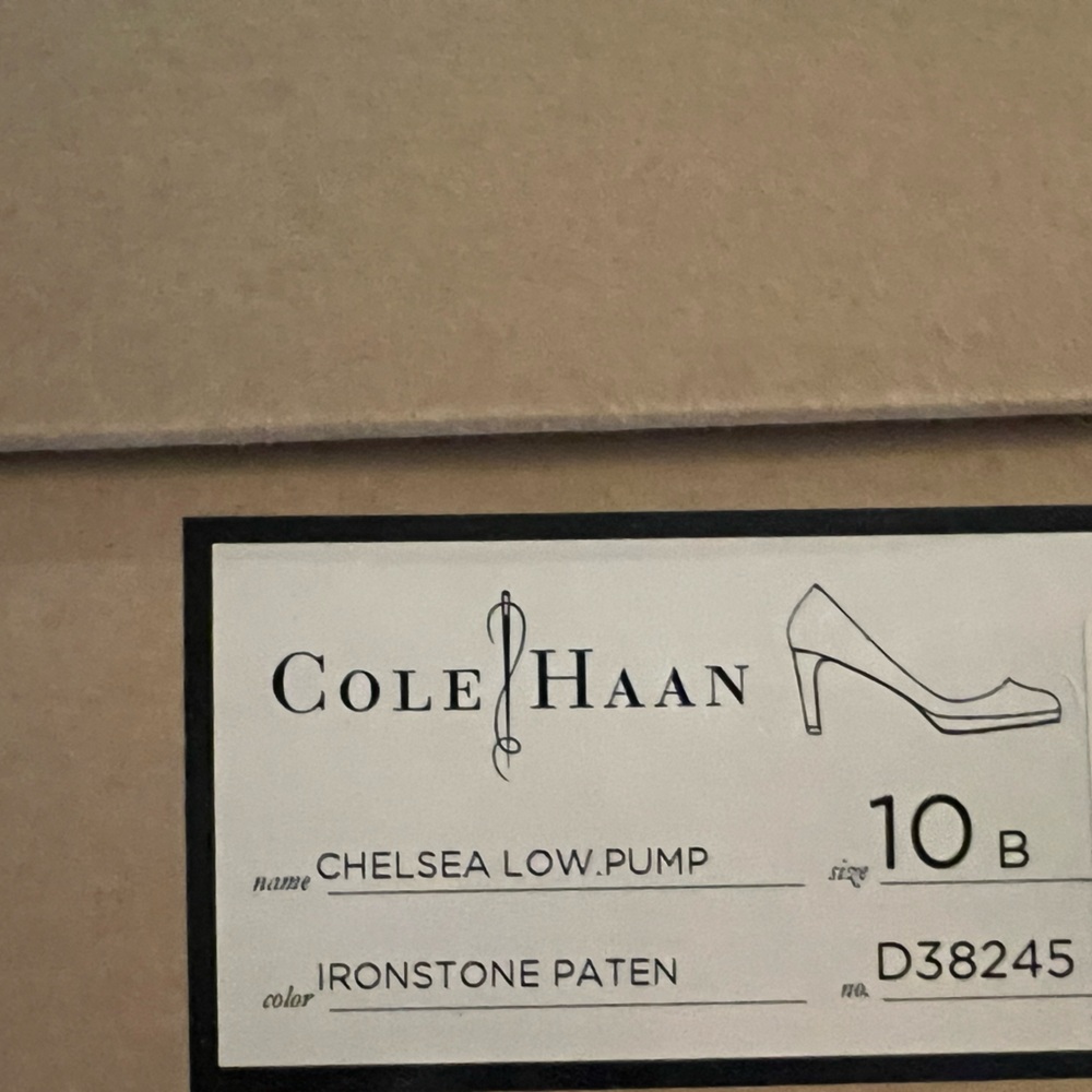 Cole Haan Chelsey Low Pump in Greystone Patent - Sz. 10 - Picture 4 of 9
